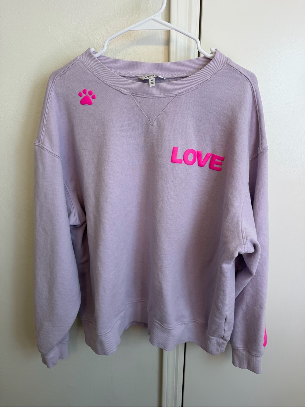 Wildfox Dogs Love Me Crewneck Sweatshirt Pink Graphic Women’s Size XL - Picture 2 of 8
